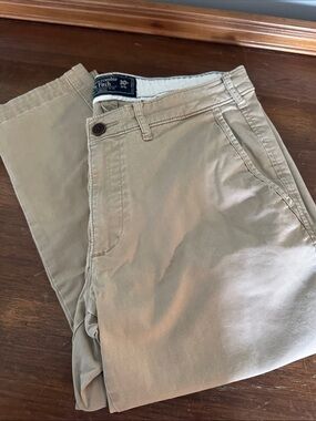 Abercrombie & Fitch Men’s Tan Chino Pants 30x30